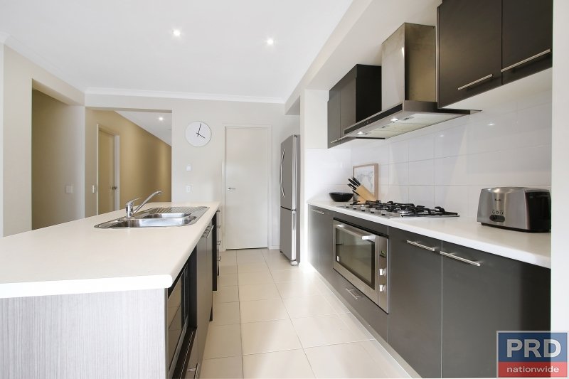 18 Mcauliffe Street WODONGA 2