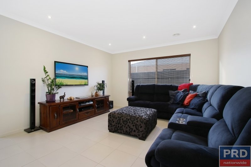 18 Mcauliffe Street WODONGA 4