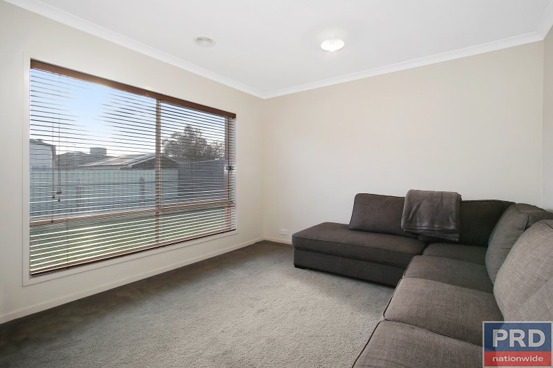 18 Mcauliffe Street WODONGA 5