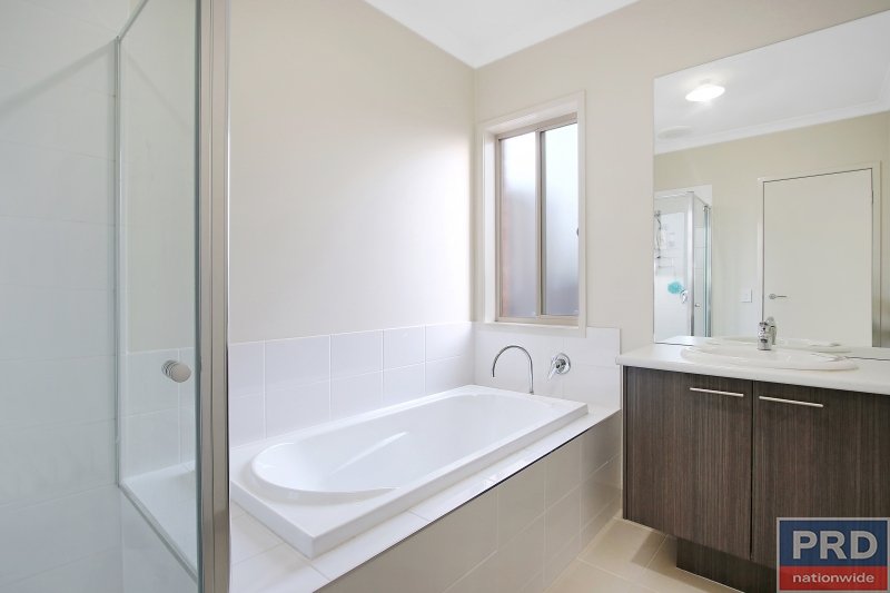 18 Mcauliffe Street WODONGA 8