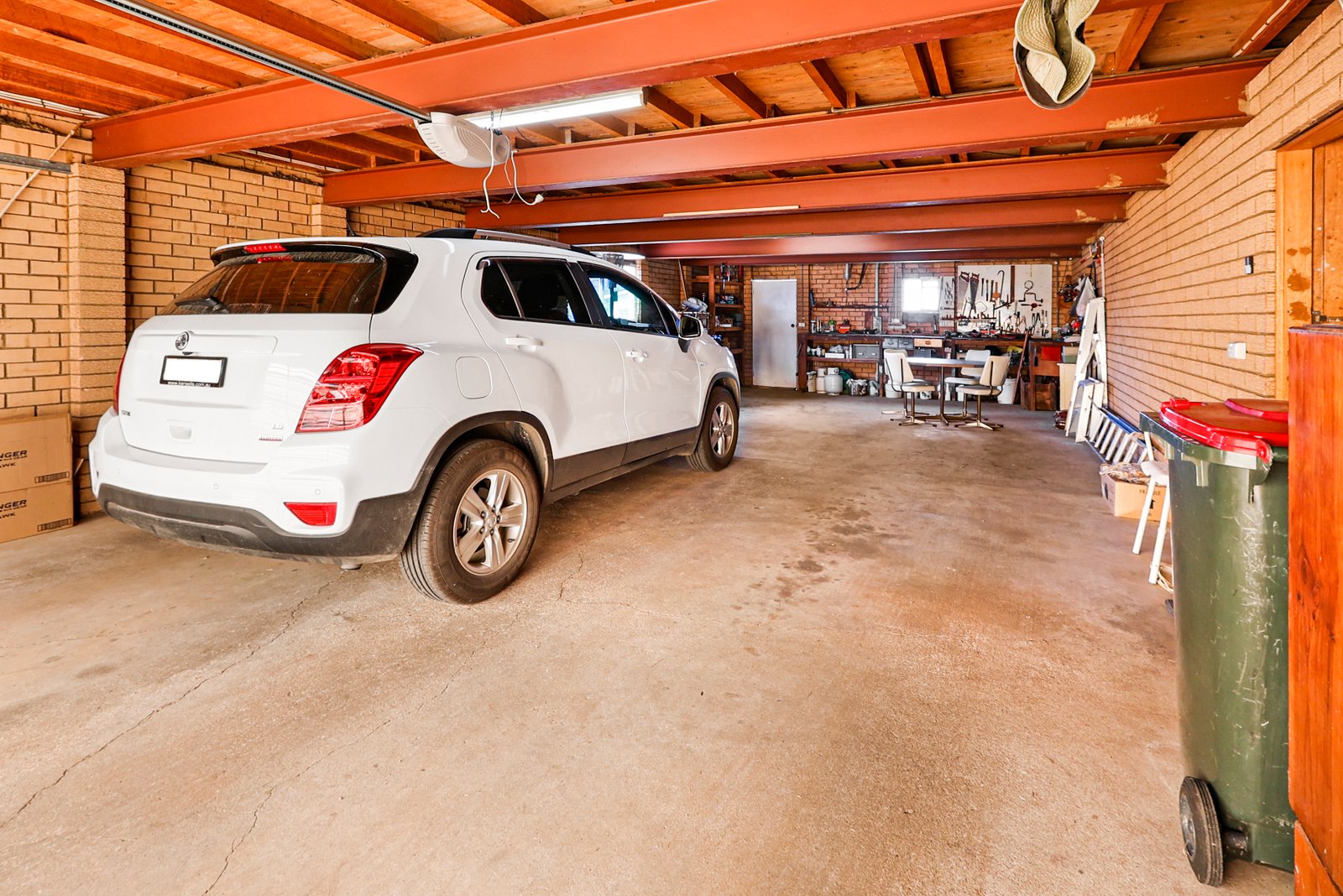 18 McDonald Crescent TAMWORTH 27