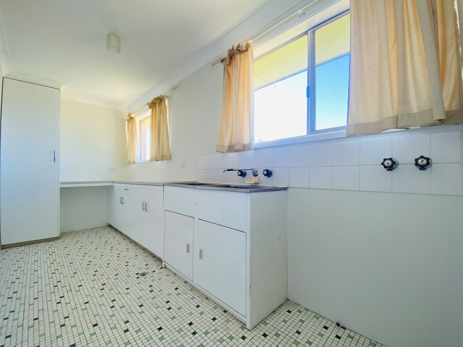 18 McDonald Crescent TAMWORTH 15