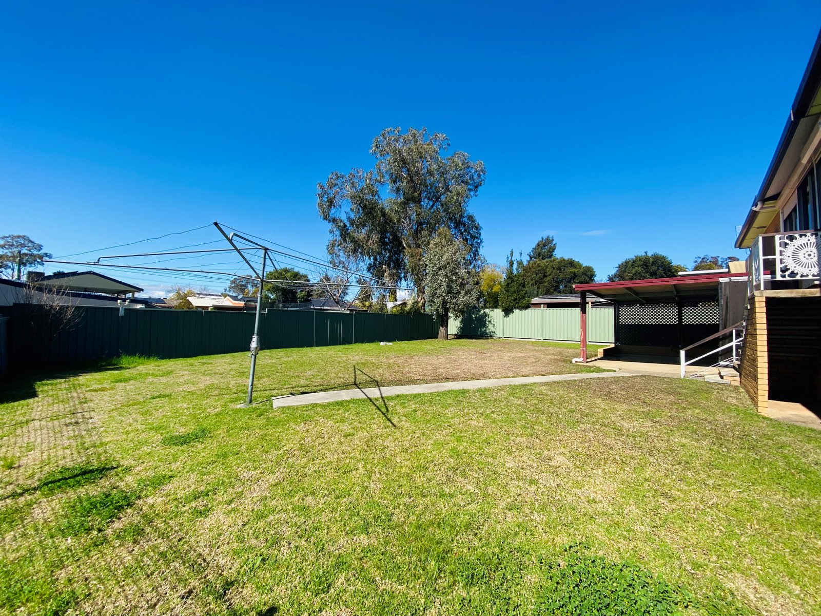 18 McDonald Crescent TAMWORTH 17