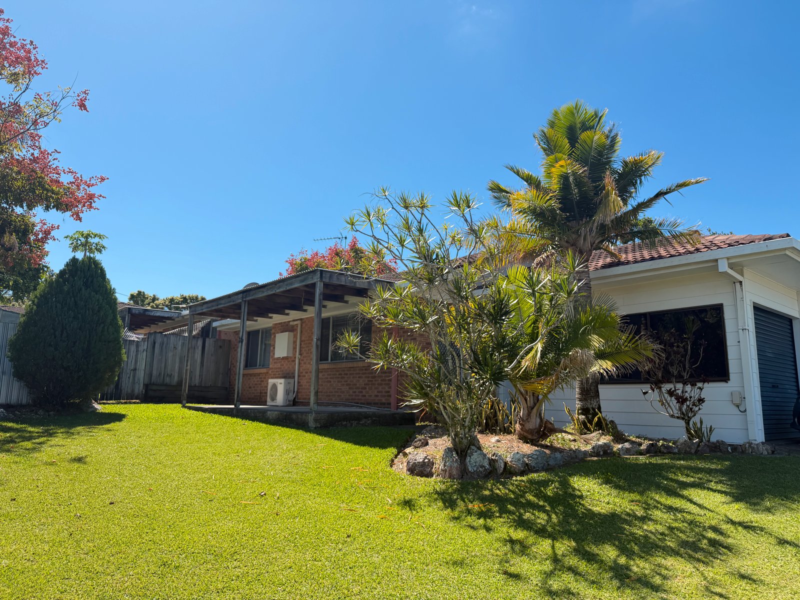 1/8 Melrose Place SOUTHPORT 1