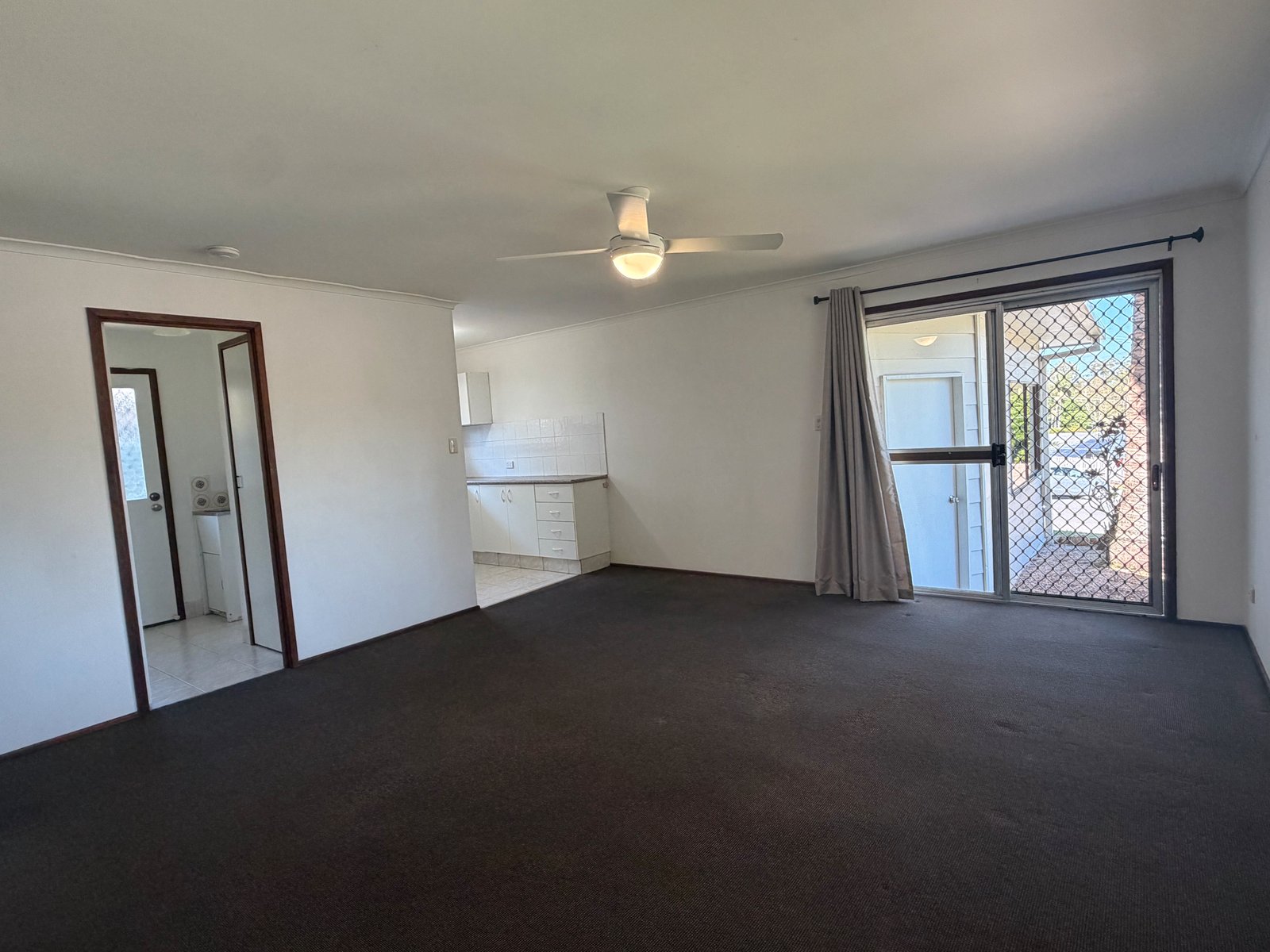 1/8 Melrose Place SOUTHPORT 4