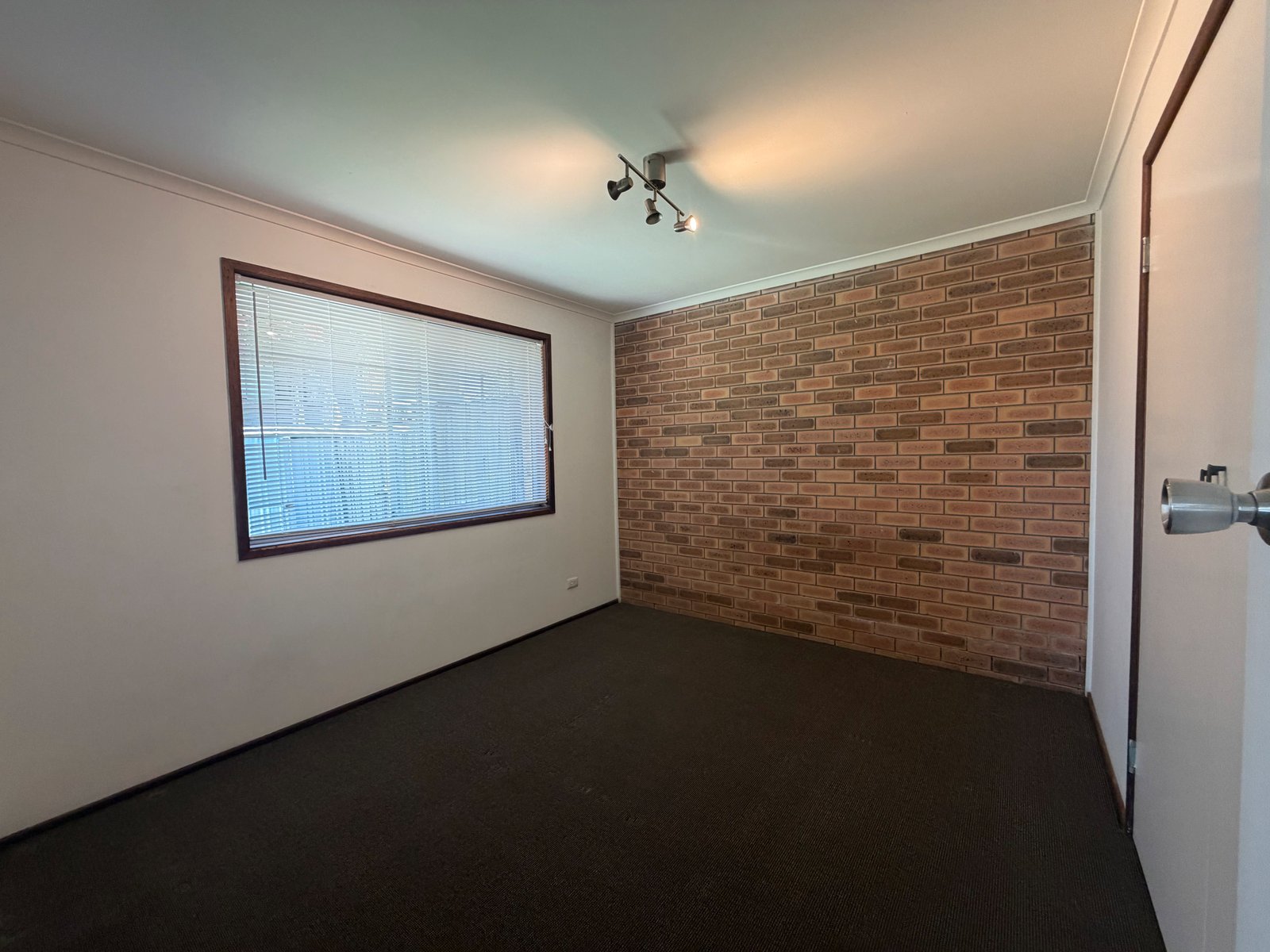 1/8 Melrose Place SOUTHPORT 11