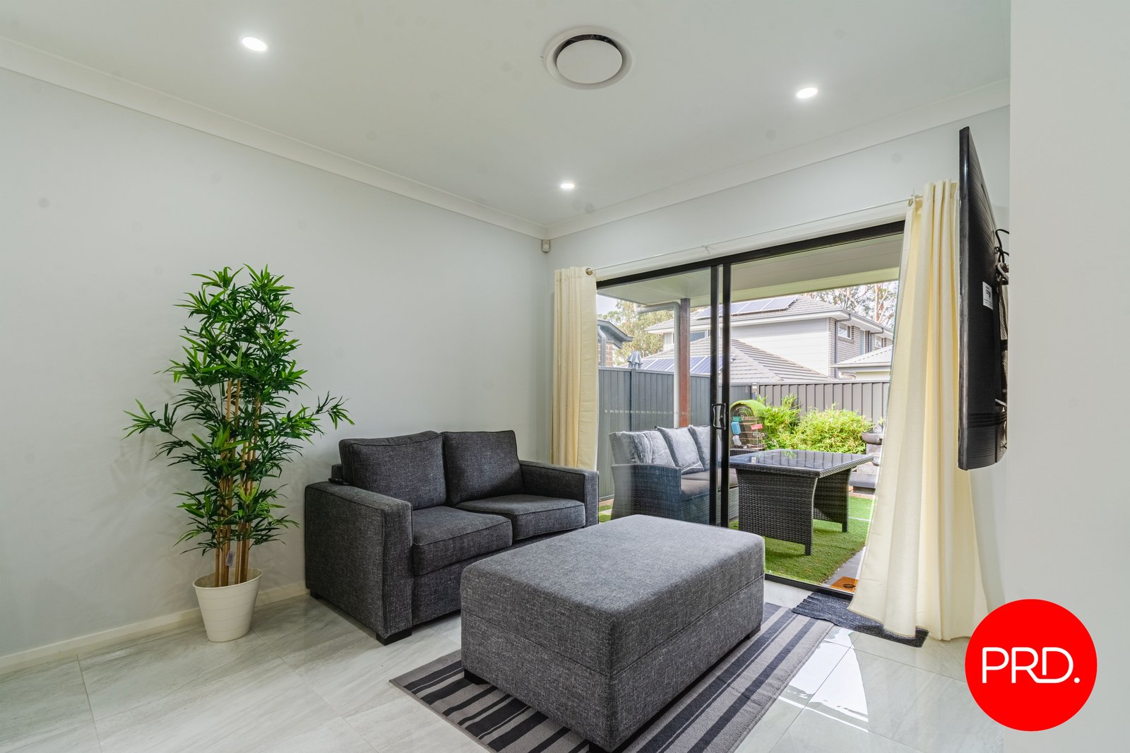 18 Mimosa Street GREGORY HILLS 8