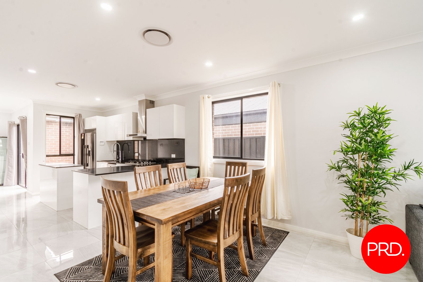 18 Mimosa Street GREGORY HILLS 9