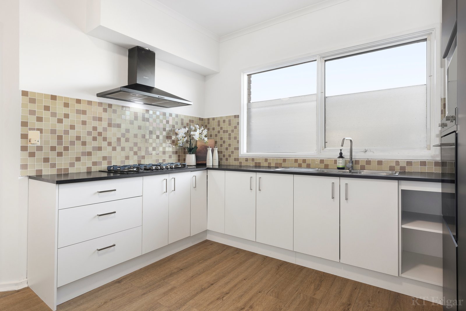 Real Estate and Property in 18 Mowbray Street, Hawthorn East, VIC