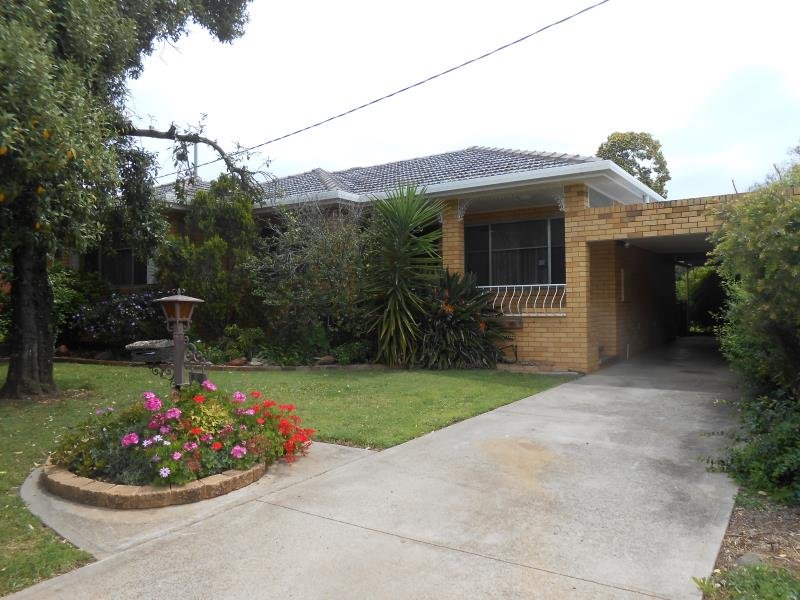 18 Murrawai Street TAMWORTH 1