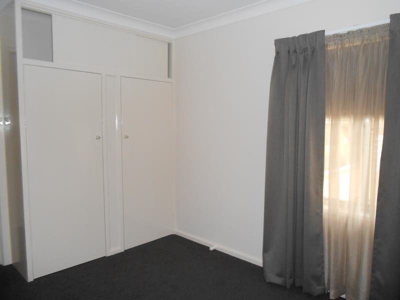 18 Murrawai Street TAMWORTH 4