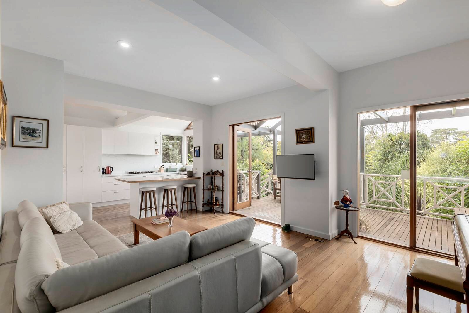 Real Estate and Property in 18 Myrnong Crescent, Toorak, VIC