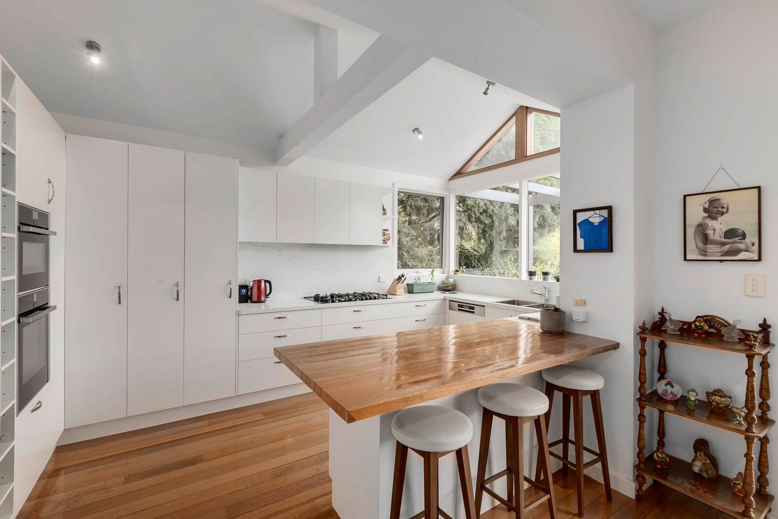 Real Estate and Property in 18 Myrnong Crescent, Toorak, VIC