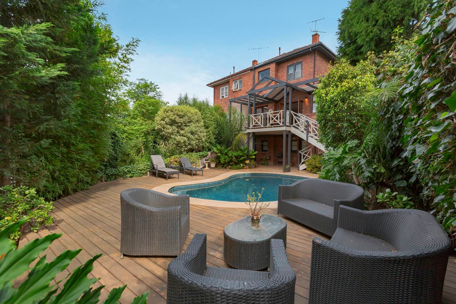 Real Estate and Property in 18 Myrnong Crescent, Toorak, VIC