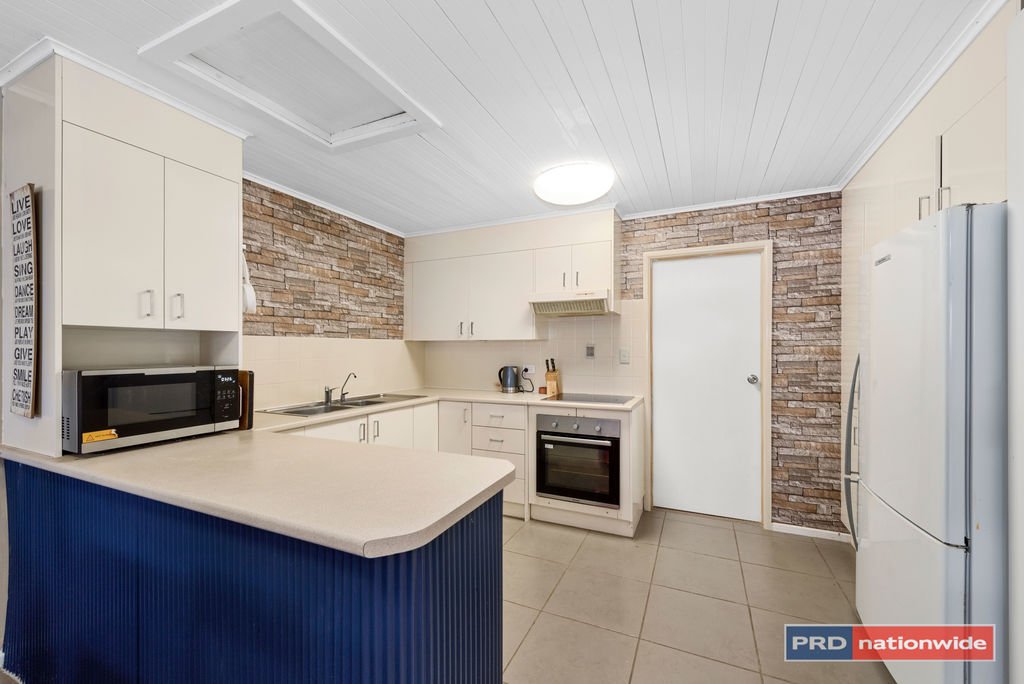 18 Newport Crescent BOAMBEE EAST 9