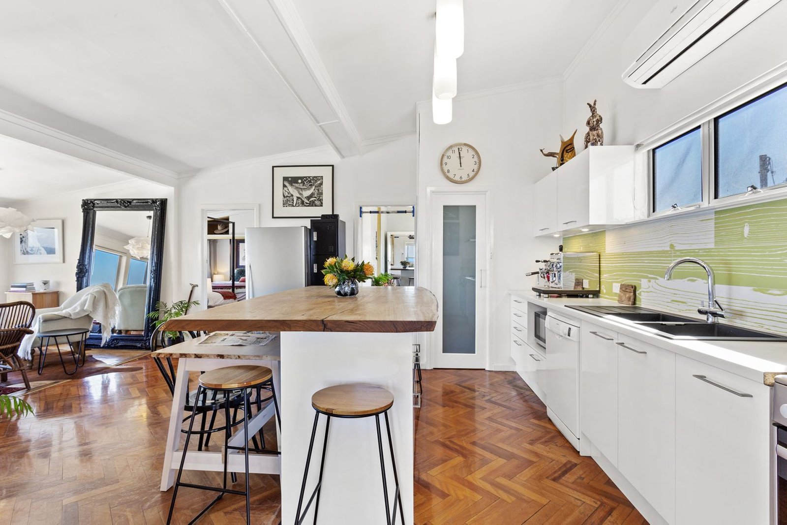18 Ocean Street FISHERMANS BAY 5