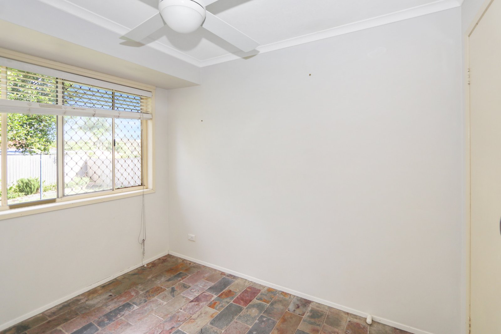1/8 Orkney Place LABRADOR 6