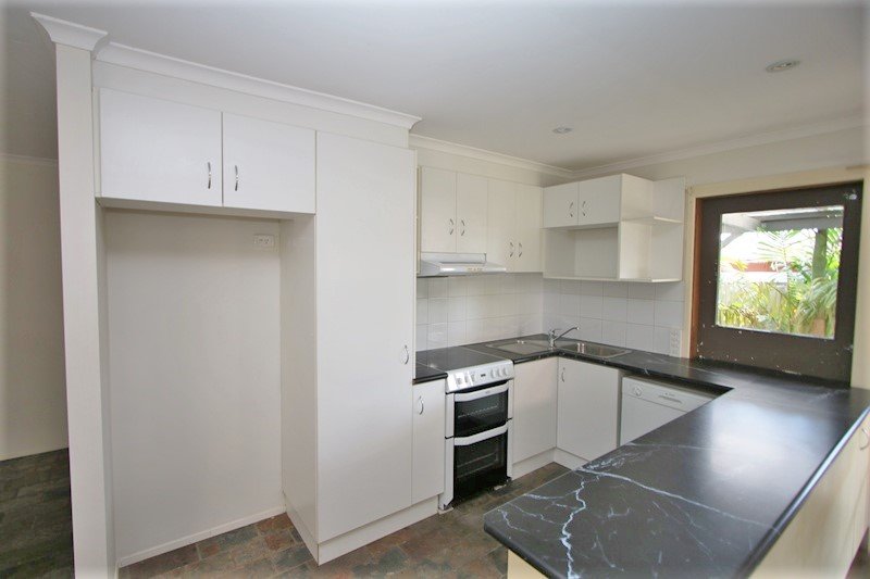 1/8 Orkney Place LABRADOR 2
