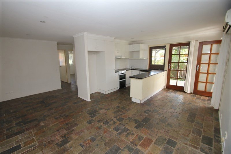 1/8 Orkney Place LABRADOR 5