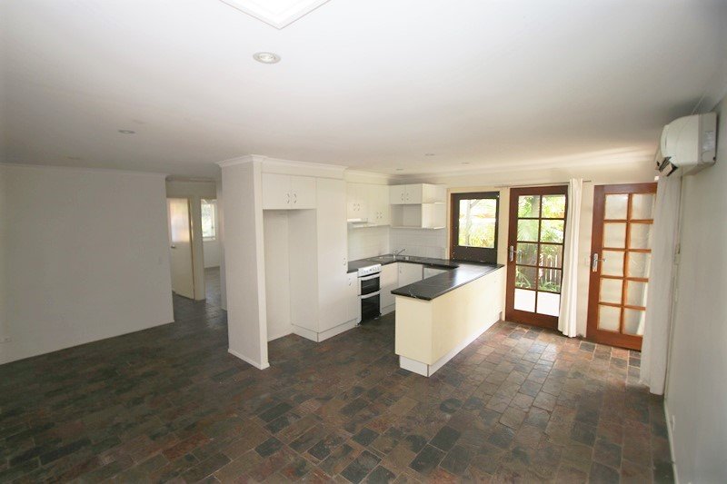 1/8 Orkney Place LABRADOR 6