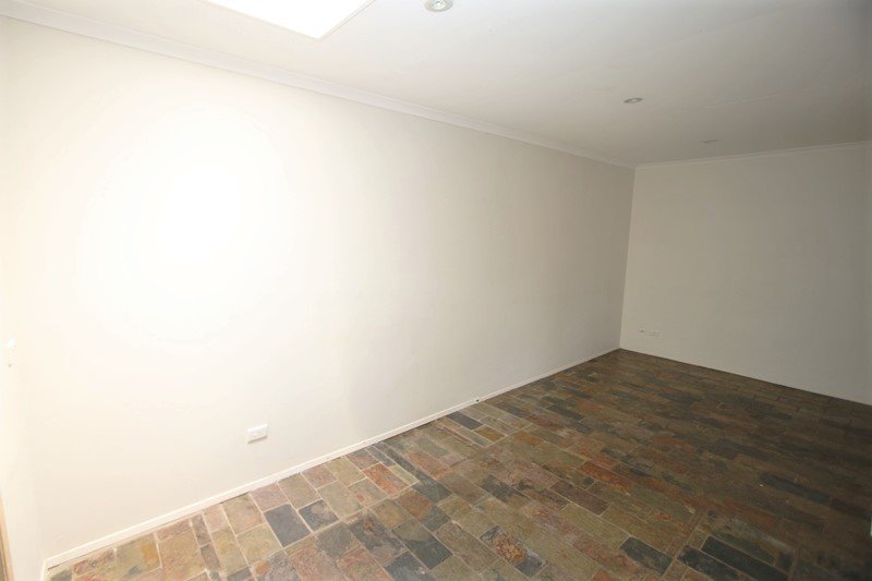 1/8 Orkney Place LABRADOR 11