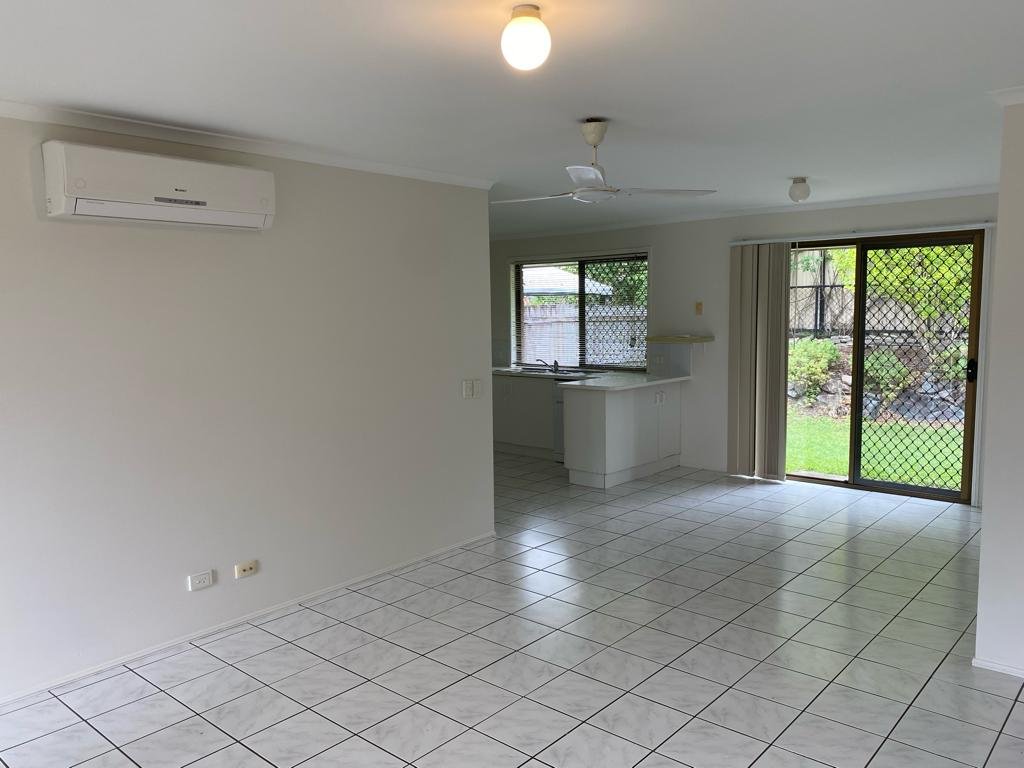1/8 Oscar Court OXENFORD 4