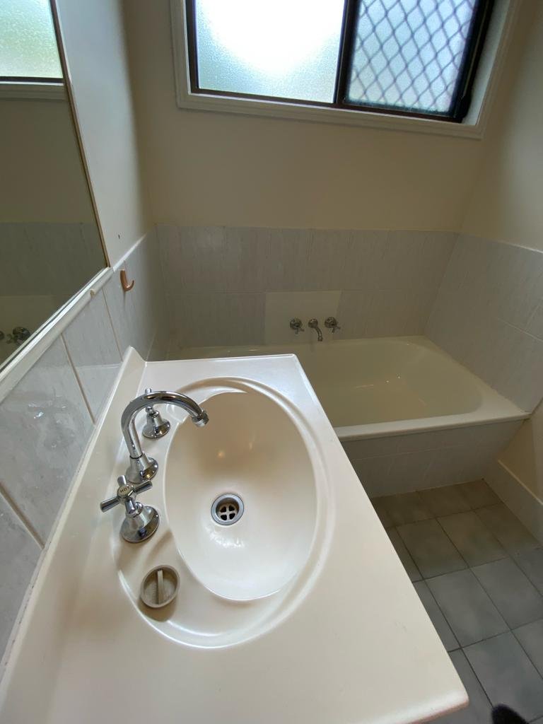1/8 Oscar Court OXENFORD 10
