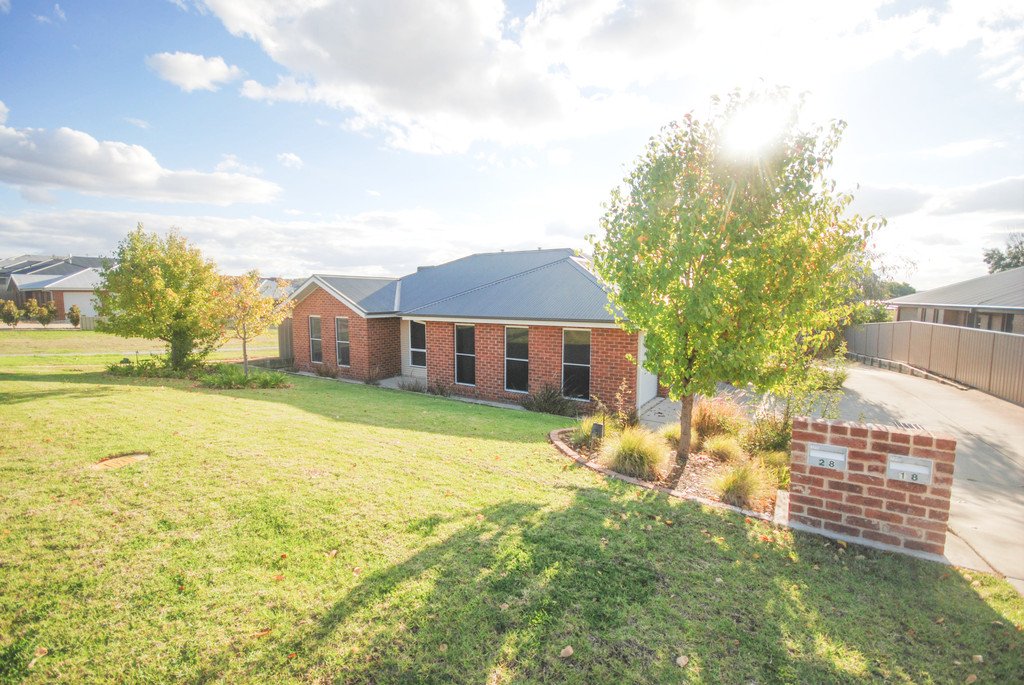 1/8 Osterley Street BOURKELANDS 1