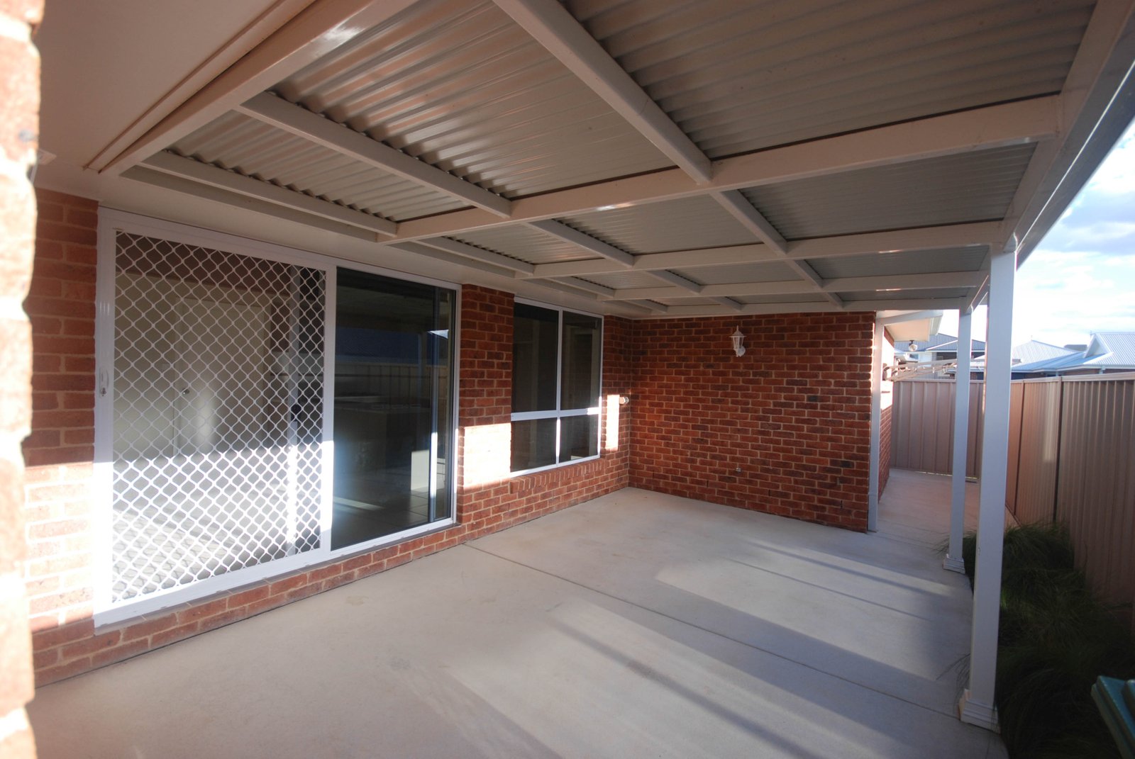 1/8 Osterley Street BOURKELANDS 9