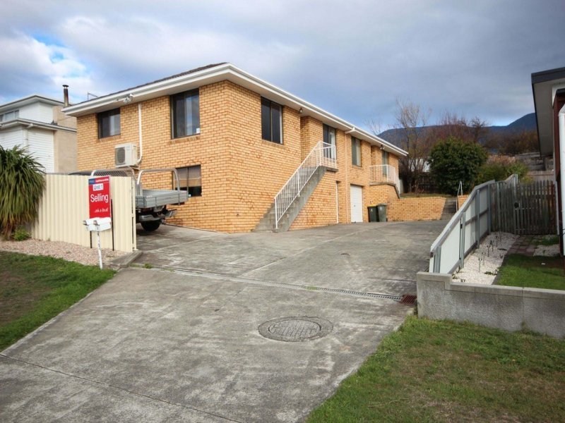 1/8 Paringa Road GLENORCHY 1