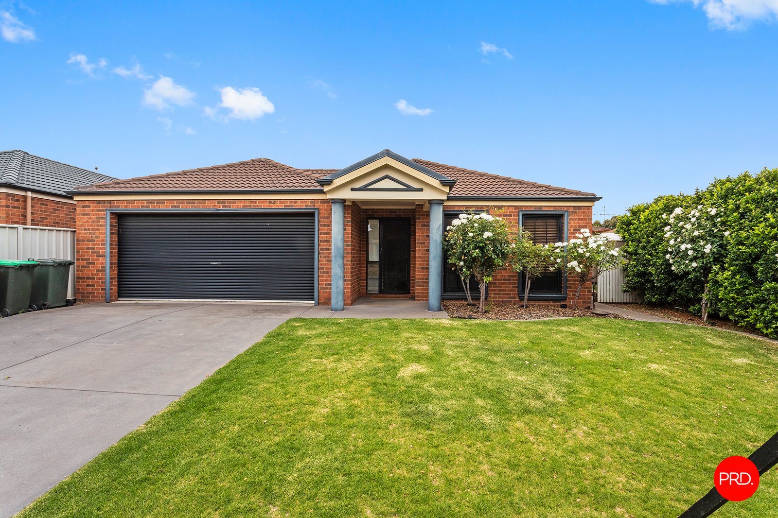 18 Parkside Boulevard STRATHDALE 1