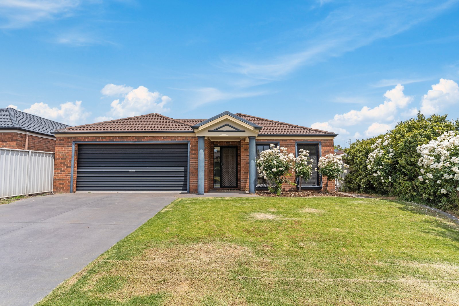 18 Parkside Boulevard STRATHDALE 2