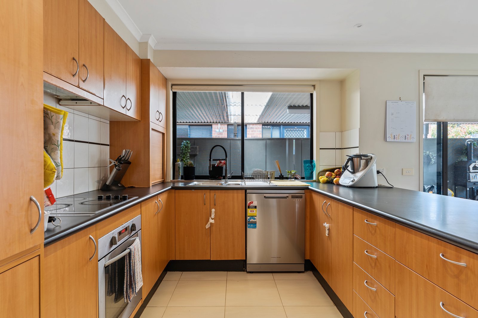 18 Parkside Boulevard STRATHDALE 3