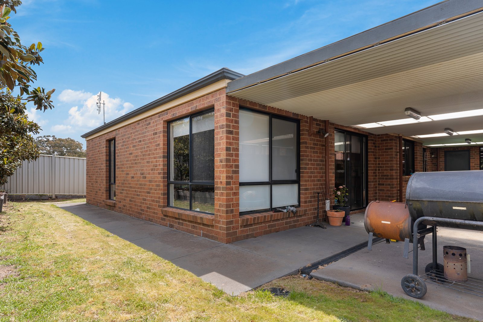 18 Parkside Boulevard STRATHDALE 12