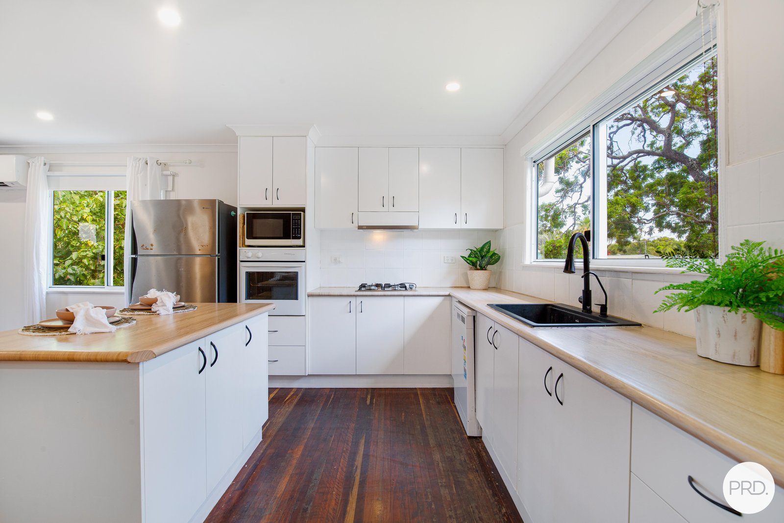 18 Pelican Street SLADE POINT 6