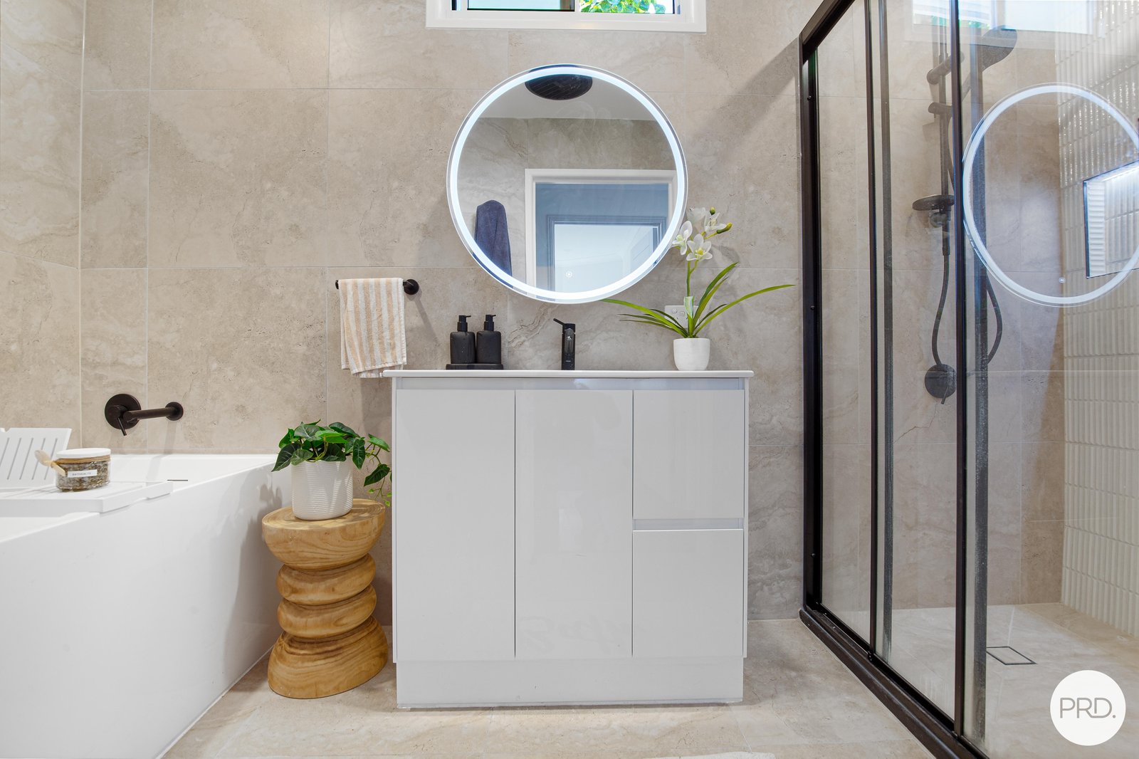 18 Pelican Street SLADE POINT 10