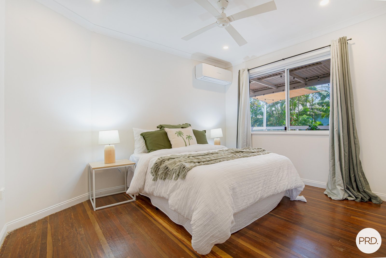 18 Pelican Street SLADE POINT 13