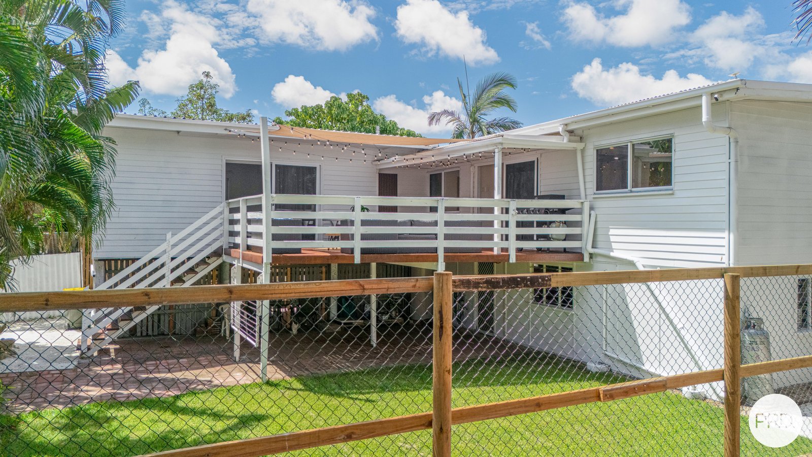 18 Pelican Street SLADE POINT 22