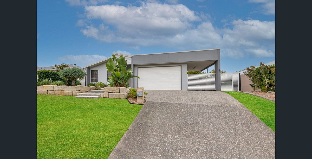18 Peregine Crescent Coomera 1