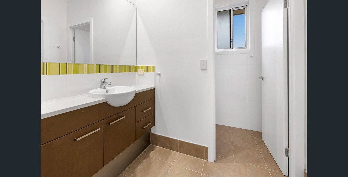 18 Peregine Crescent Coomera 14