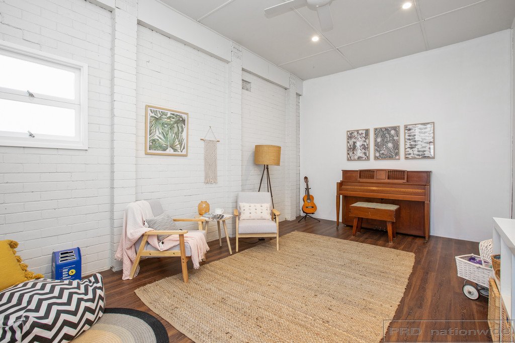 18 Perth Avenue EAST MAITLAND 19