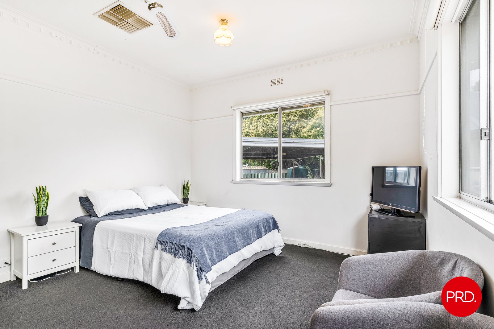 18 Pleasant Vale Crescent FLORA HILL 8