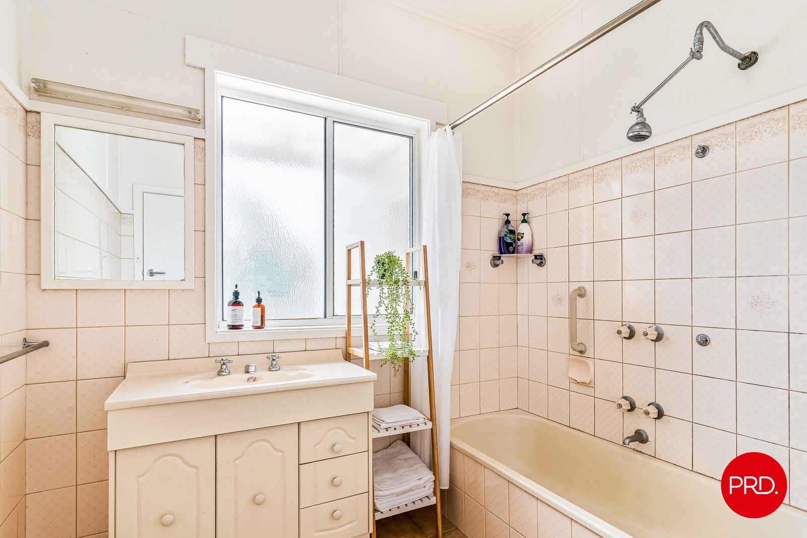 18 Pleasant Vale Crescent FLORA HILL 11
