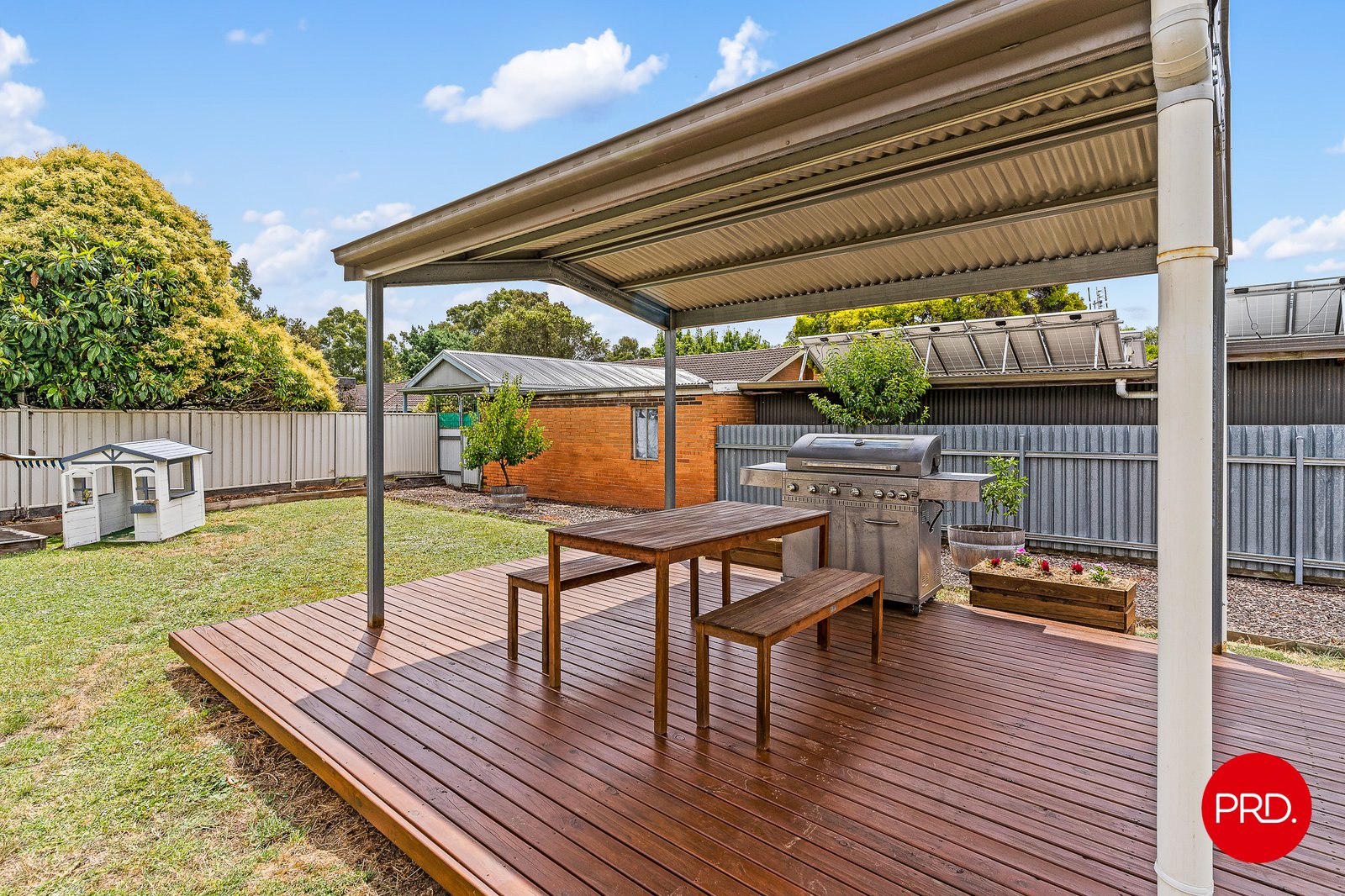 18 Pleasant Vale Crescent FLORA HILL 13