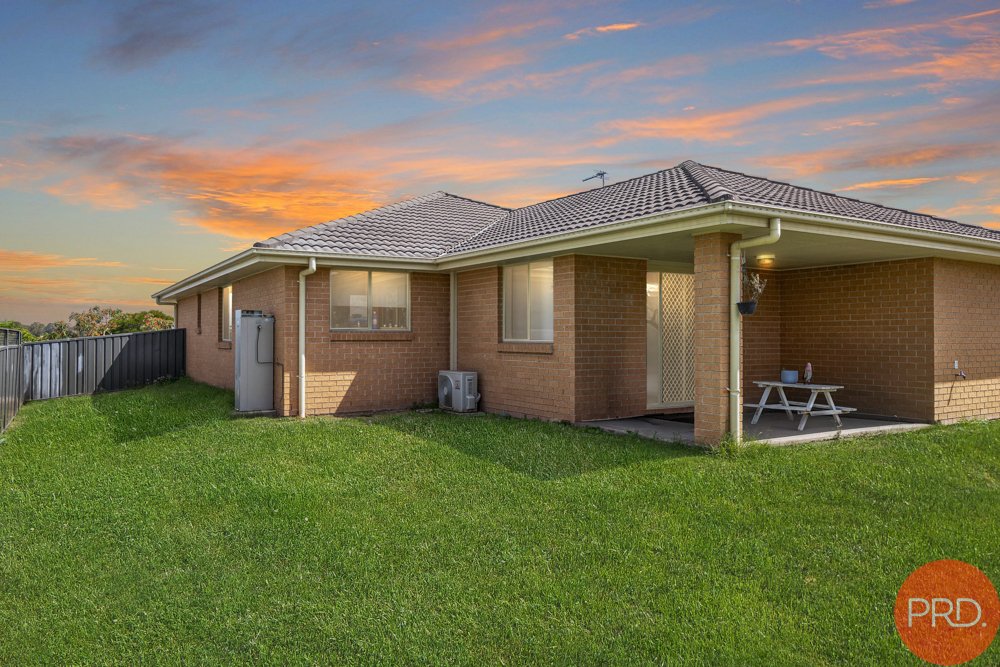 18 Portabello Crescent THORNTON 2