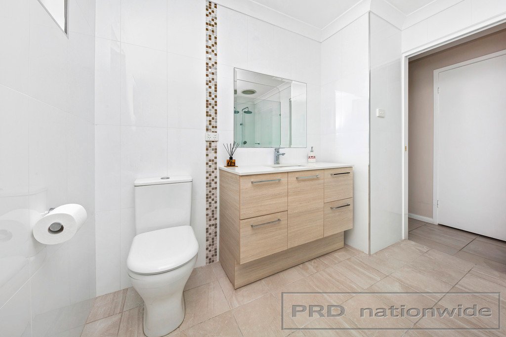 1/8 Proserpine Close ASHTONFIELD 13