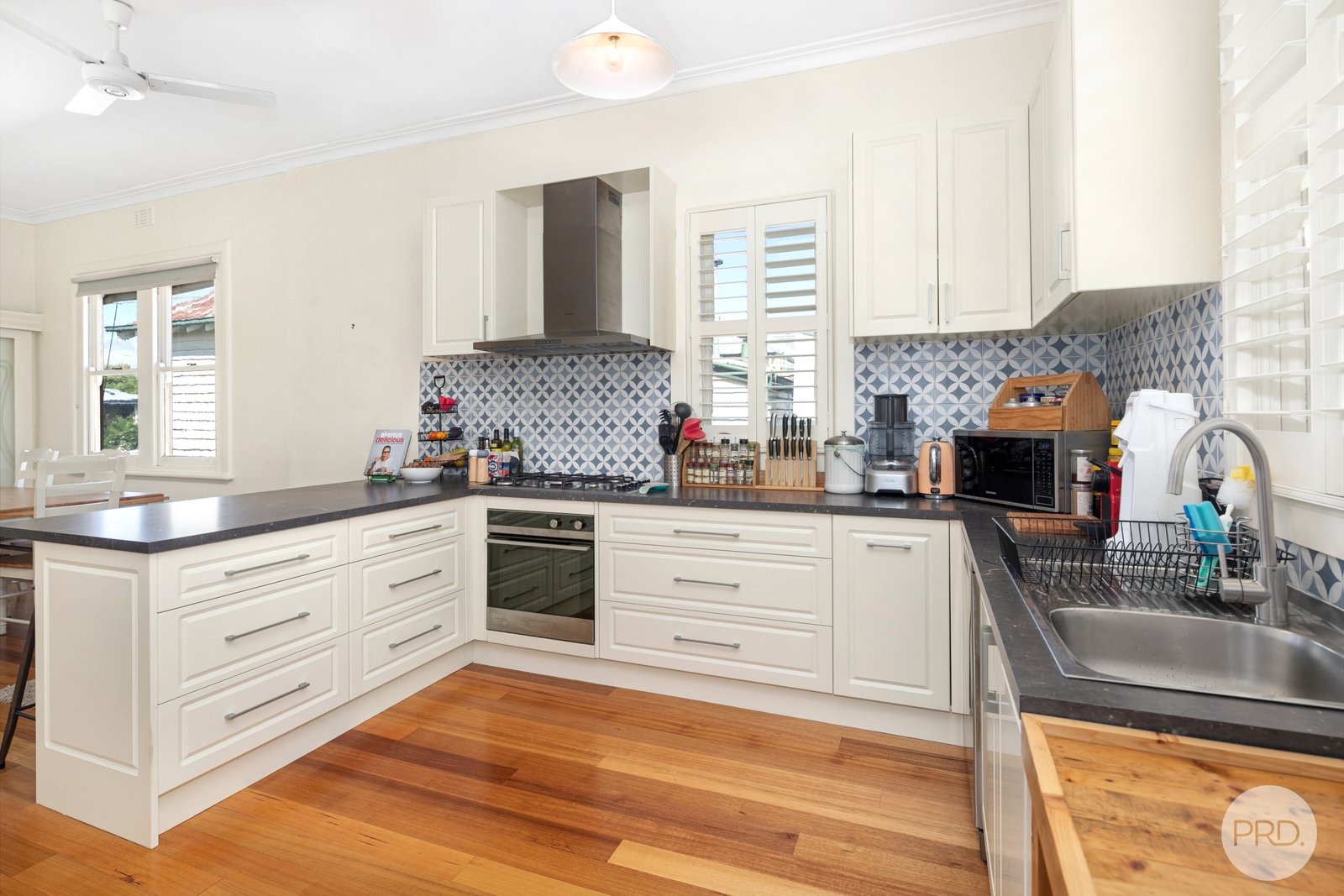 18 Queen Victoria Street NEWINGTON 2