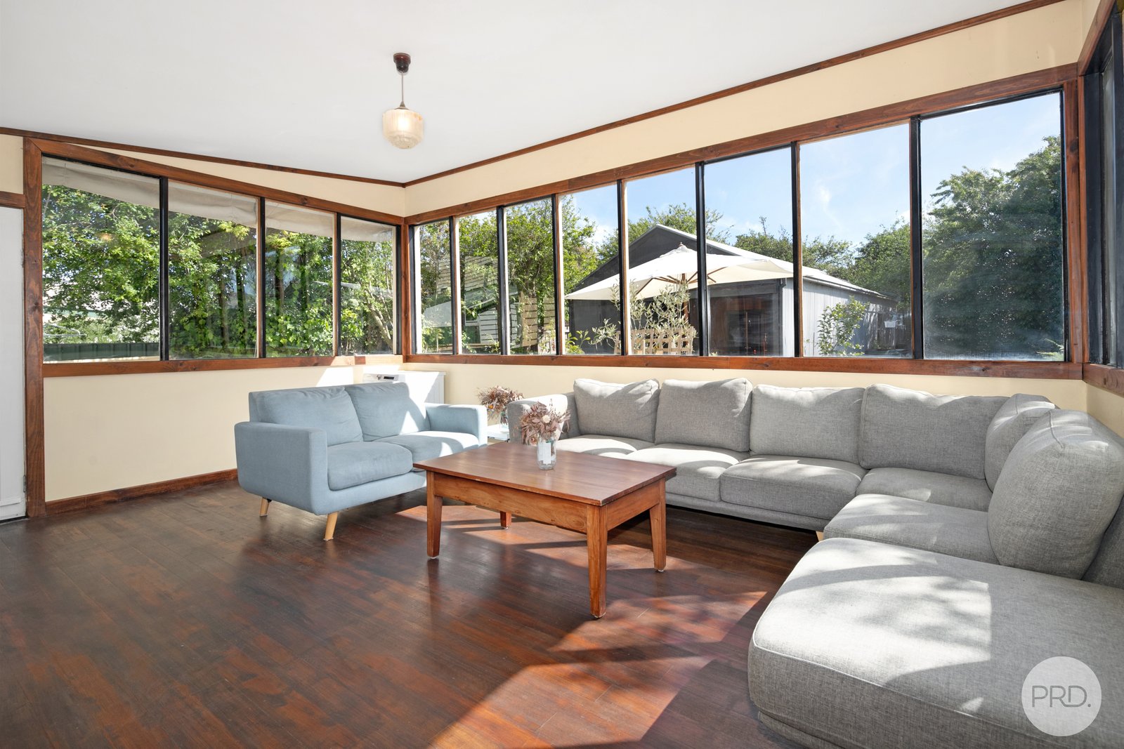 18 Queen Victoria Street NEWINGTON 12