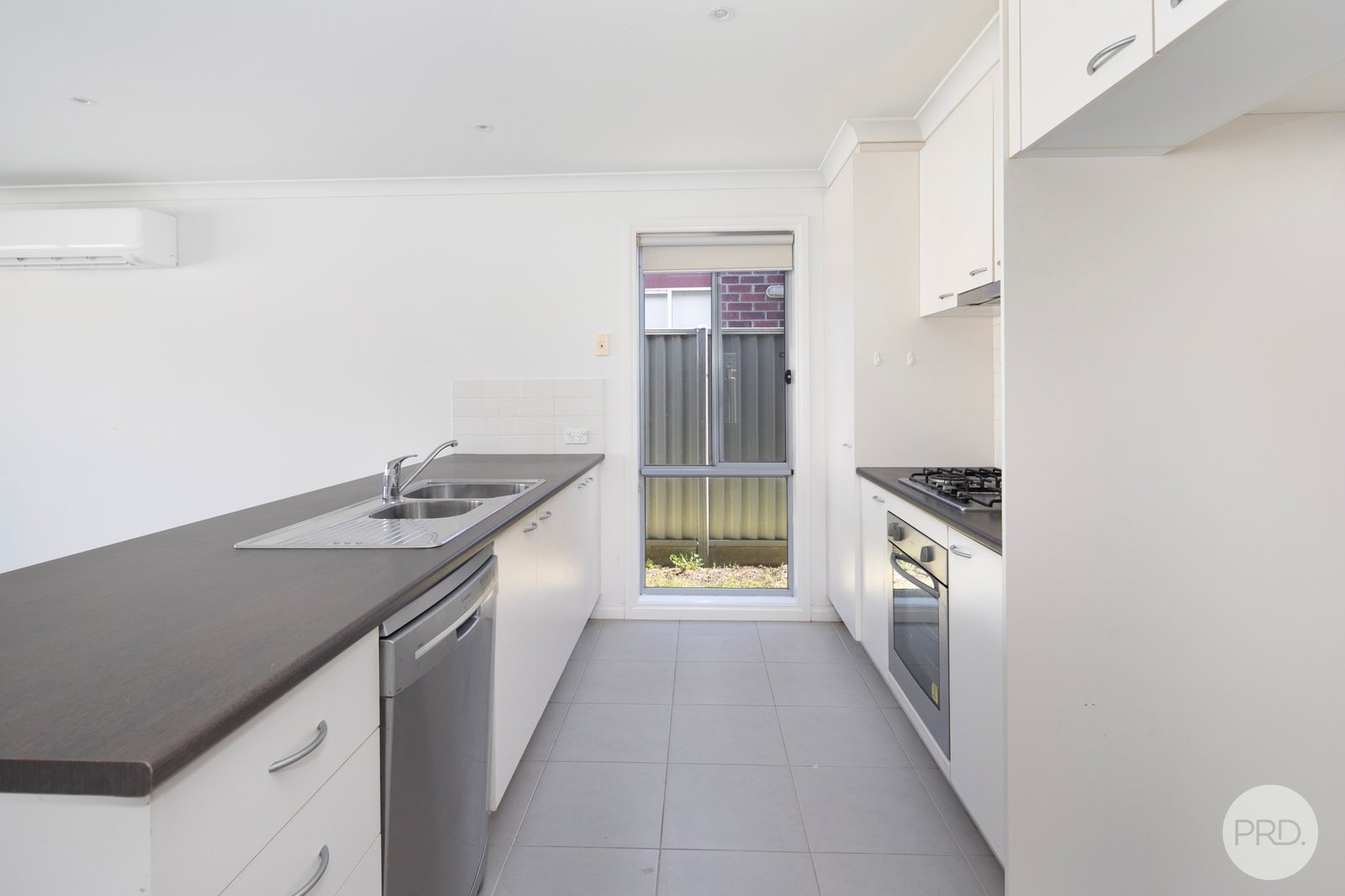 18 Regina Street MITCHELL PARK 8