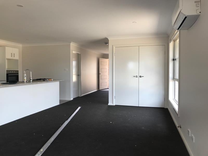 18 Reginald Drive TAMWORTH 2